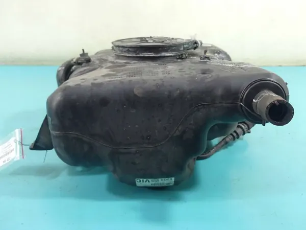 AdBlue-säiliö OEM 208993933R Opel Movano III:lle image 10