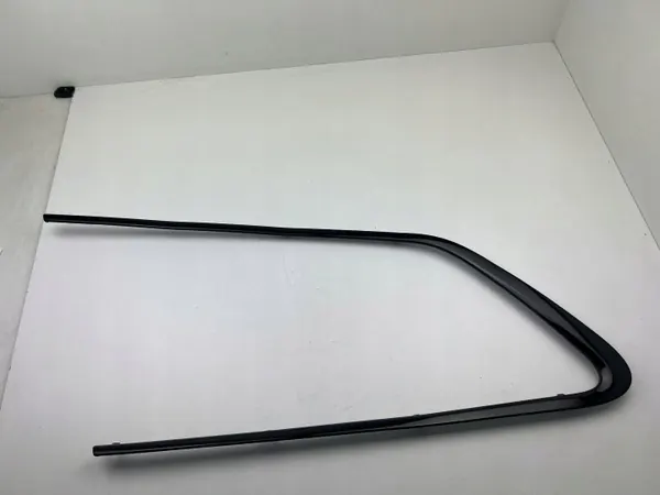 Volvo V90 Cross Country bakrutslist OEM 32219274 image 2