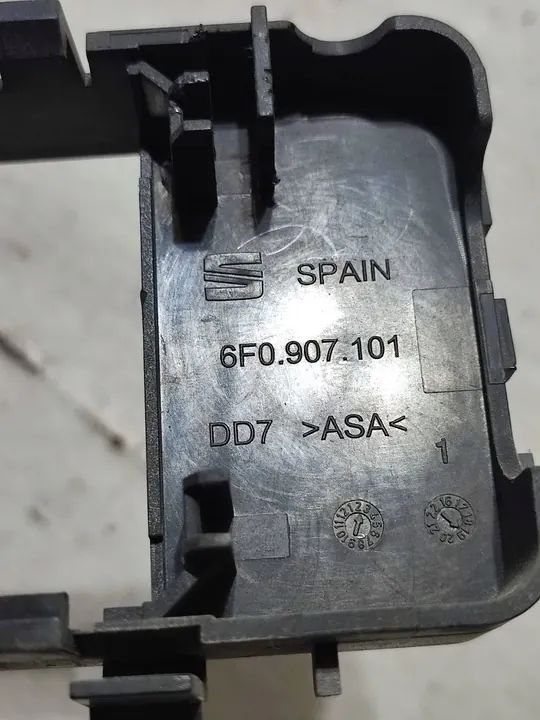 Radarfäste Seat Arona 2019 image 3