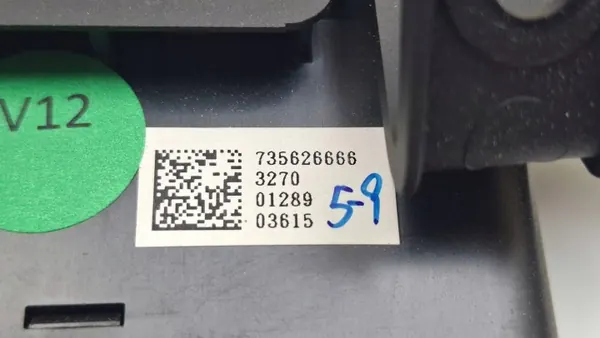 Fiat 500X AUX-uttag OEM 735626666 - Begagnad image 6