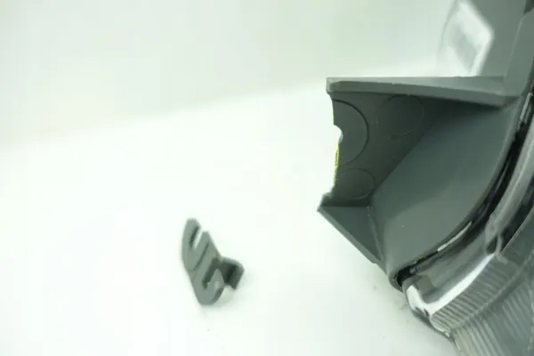 Vasen Etuvalo Ford Fiesta V 2005-2008 H4 OEM 710301224315 image 5