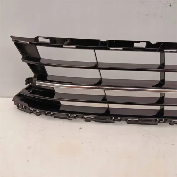 Griglia Paraurti Anteriore VW Passat B8 R Line 3G0853677K image 2