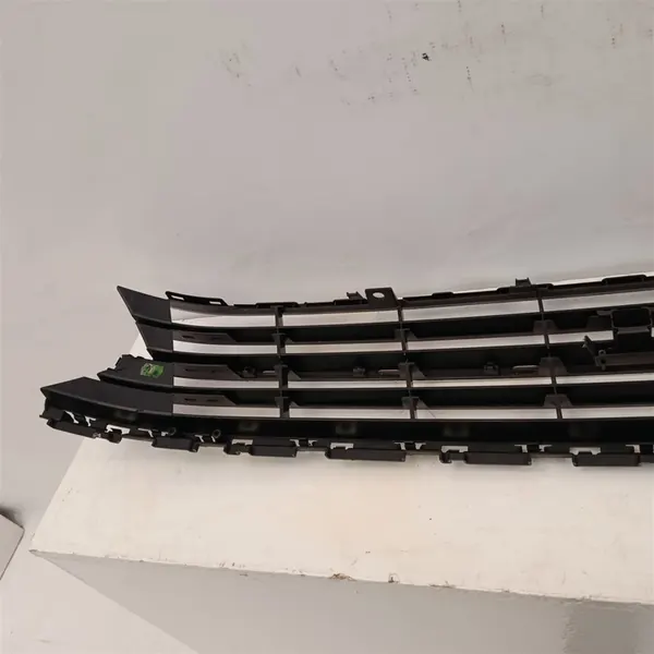 Griglia Paraurti Anteriore VW Passat B8 R Line 3G0853677K image 5