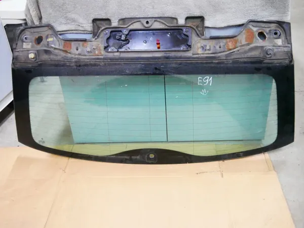 BMW E91 achterklepglas OEM - Gebruikt image 2