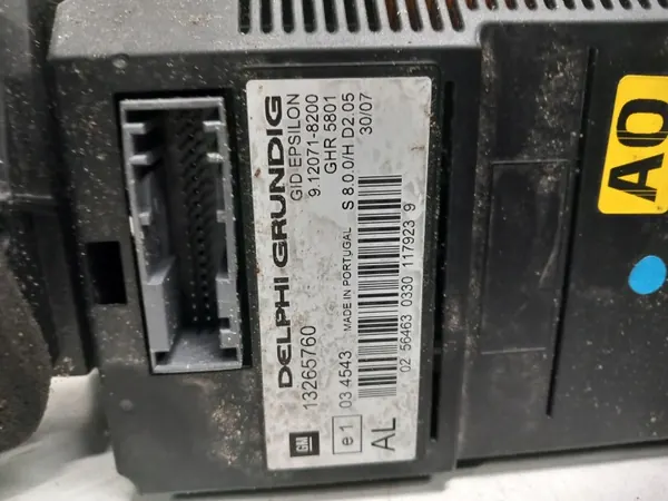 OEM 13265760 Radionäyttö tuuletusritilällä Opel Vectra image 3