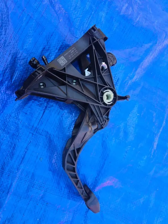 Kytkinpääsylinteri OEM 5Q1721059GE Skodalle image 3