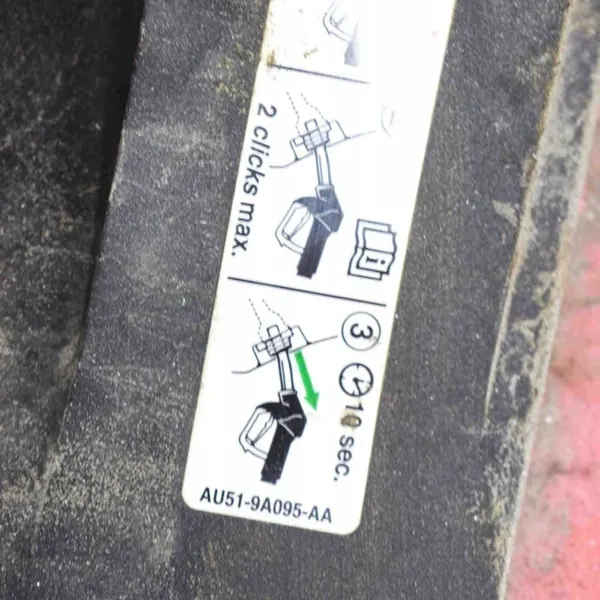 Trappe à carburant Ford Mondeo IV OEM AU519A095AA image 9