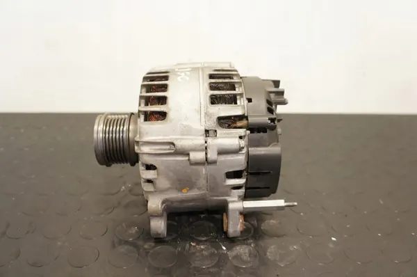 ALTERNATOR VW GOLF VII T-ROC PASSAT B8 1,6 2,0 TDI 04L903021D image 4