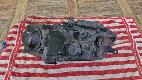 VW Touran I Lift Etu Oikea Lamppu Eurooppa 1T1941006B image 4