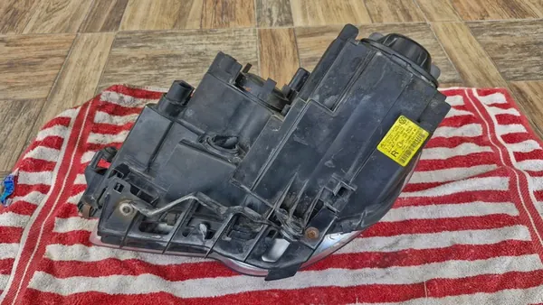 VW Touran I Lift Etu Oikea Lamppu Eurooppa 1T1941006B image 5