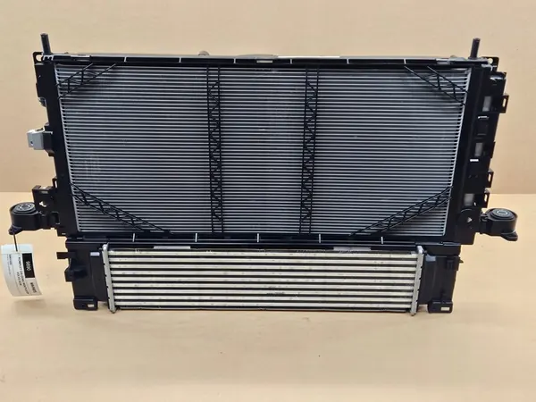 Conjunto de Ventilador de Radiador Volvo XC40 2017-2025 image 4