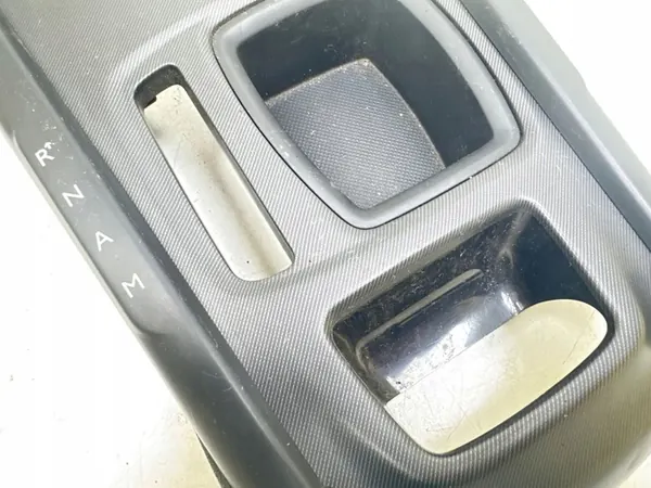 2013 Citroen DS4 Gear Shift Frame image 5