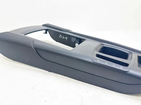 2013 Citroen DS4 Gear Shift Frame image 6