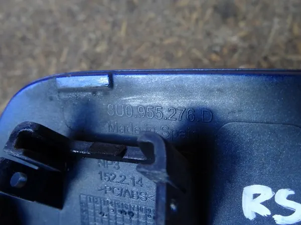 Rechter sproeideksel AUDI RSQ3 8U 8U0955276D image 3