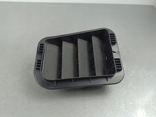 Grille de Vent Kia OE OEM FOB43040 - État Utilisé image 2