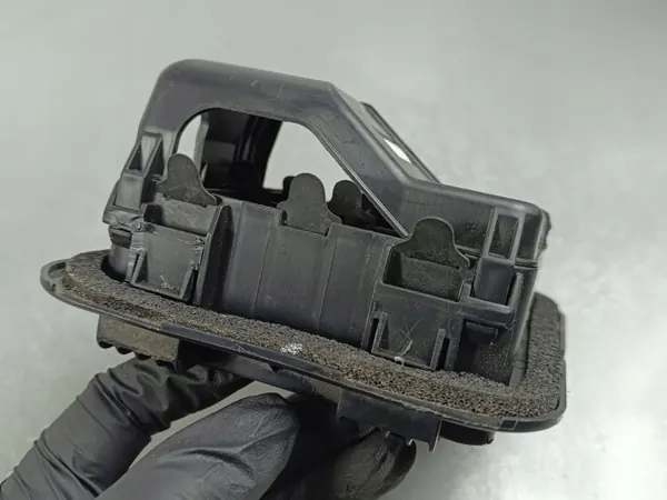 Grille de Vent Kia OE OEM FOB43040 - État Utilisé image 6
