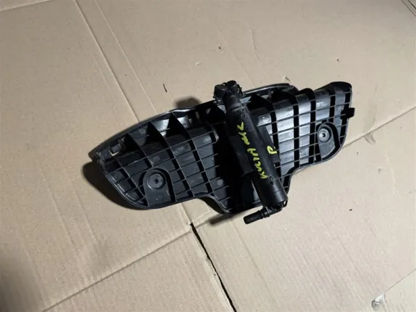 Ajovalopesuri OEM GV41-13L014AE Oikea Etu Ford Kuga image 3