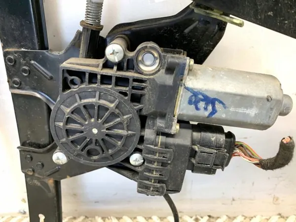 OEM 4B0837754A Rechter Front-Fensterheber Audi A6 image 3