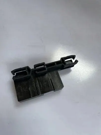 Audi A3 S3 Schiebedachrahmen OEM 8V3877049 - Gebraucht image 3
