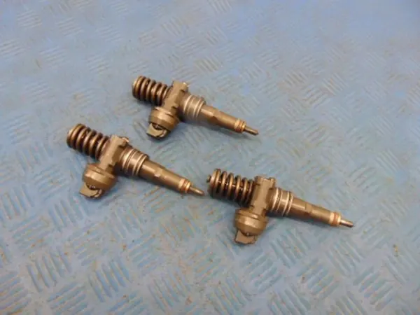Inyector Diesel VW Passat B5 1.9TDI OEM 0414720214 image 2