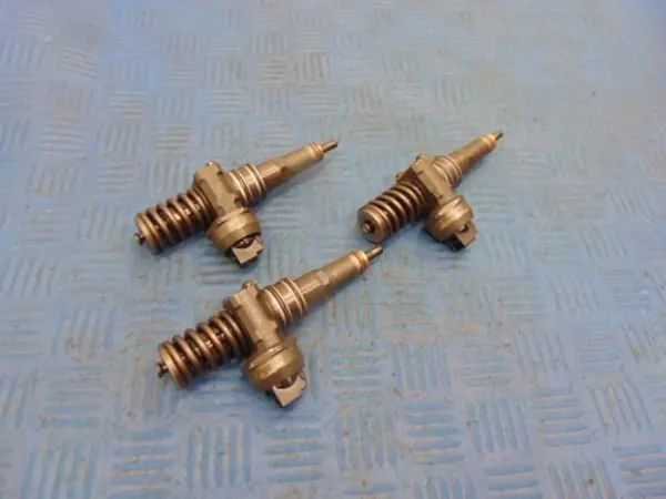 Inyector Diesel VW Passat B5 1.9TDI OEM 0414720214 image 3