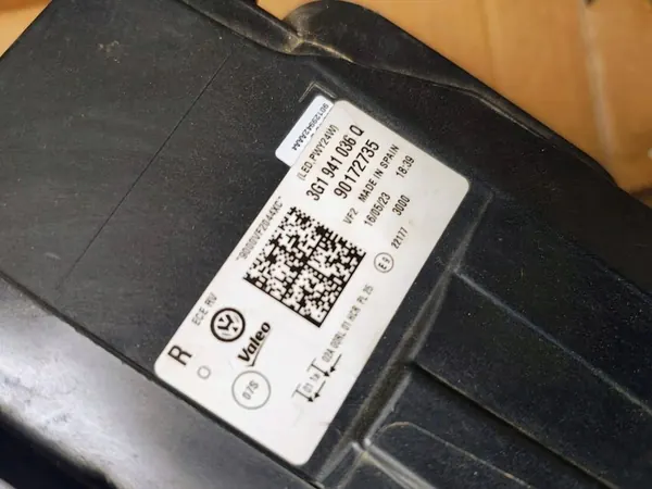 Oikea Ajovalaisin Volkswagen PASSAT B8 3G1941036Q image 9