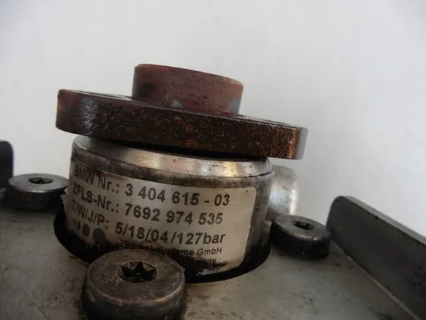 Bomba de direção assistida BMW X3 E83 E60 E46 M54 2.5i OEM image 6