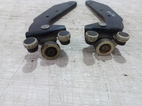 Mercedes Vito W447 Schiebetürrollen Set OEM A4477601547 image 3