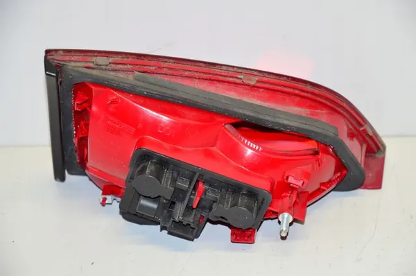 Luz trasera derecha Audi A4 B8 Sedan image 6