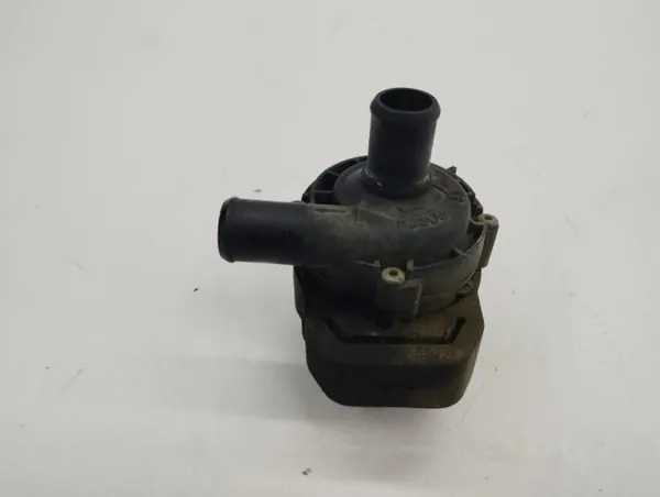 Pompe à eau Mercedes-Benz OEM 02775812 pour CLS C219 image 2