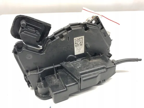 Bakre Höger Dörrlås VW PASSAT B8 Kombi image 4