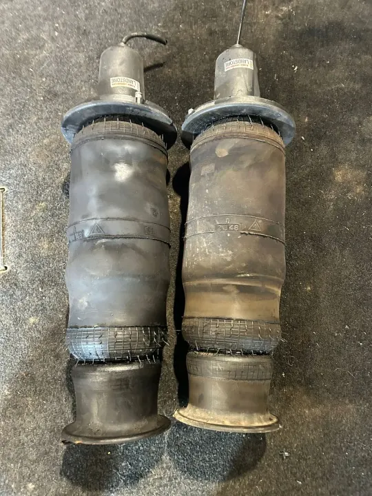 Vorderer rechter Luftfeder OEM E311530013 image 2