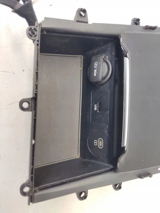 Cendrier Avant OEM 84675JBB0 pour KIA Ceed image 3