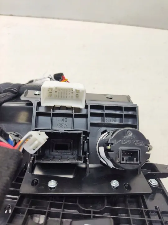 Cendrier Avant OEM 84675JBB0 pour KIA Ceed image 8