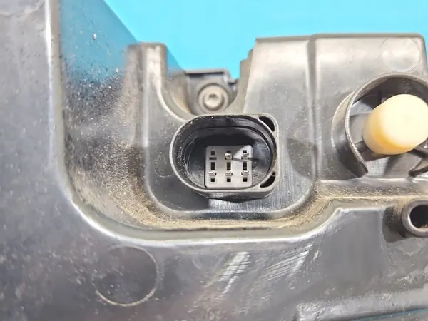 Luz trasera derecha guardabarros Skoda Octavia IV Kombi LED image 10