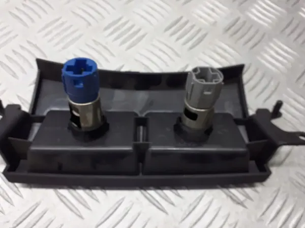 Prise allume-cigare OEM X pour Chrysler Pacifica image 3