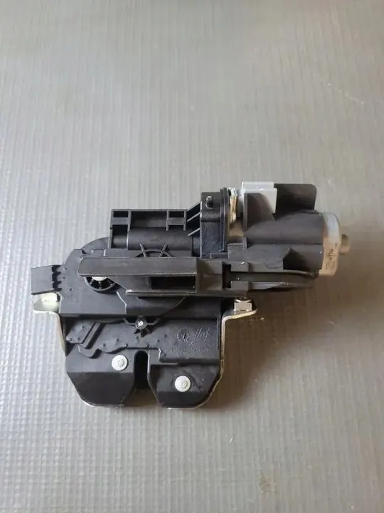 Baklucka Lås VW TOUAREG 2011 7P0827505C image 4