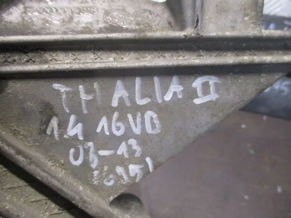 Vaihteiston tuki 8200111328 Renault Thalia II 08-13 1.4B image 2