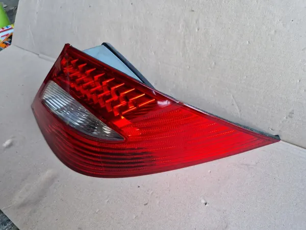 RECHTER ACHTERLICHT MERCEDES CLS W219 04-08 A2198200264 image 4