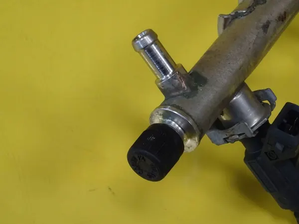 Brandstofrail Mercedes A W168 1.4B A0000788723 image 7