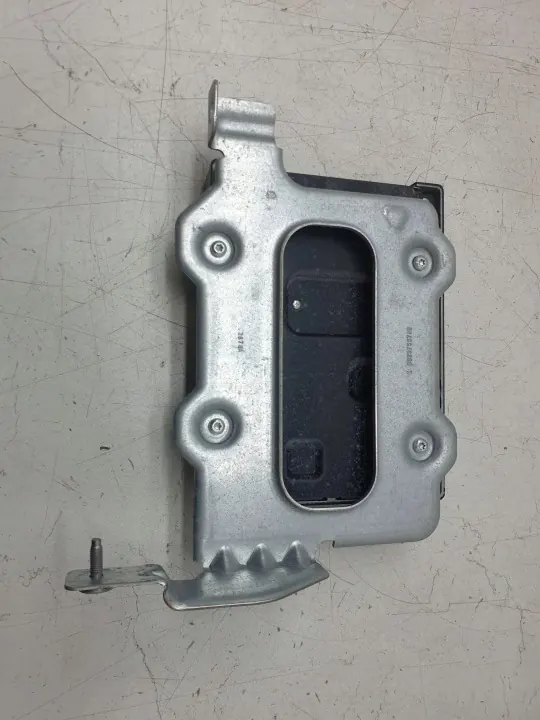 Chrysler Verstärker OEM 68338770AC - Gebraucht image 3