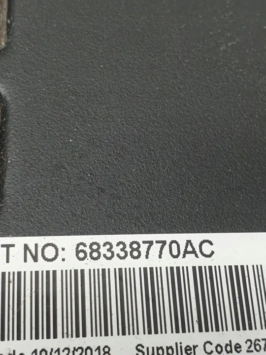 Chrysler Verstärker OEM 68338770AC - Gebraucht image 4