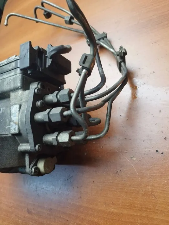 Audi Einspritzpumpe 0470506038 059130106K image 3