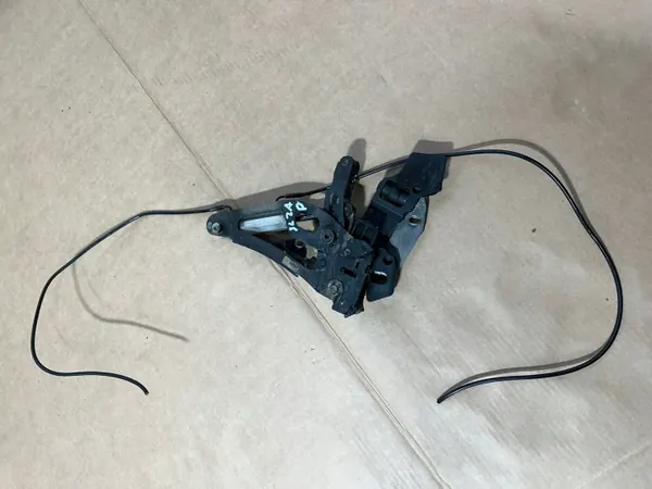 Dakslot actuator scharnier OEM A2307901471 rechts image 2