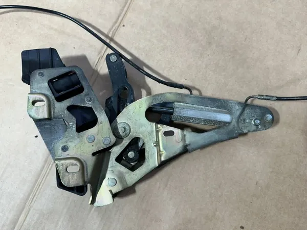 Dakslot actuator scharnier OEM A2307901471 rechts image 10