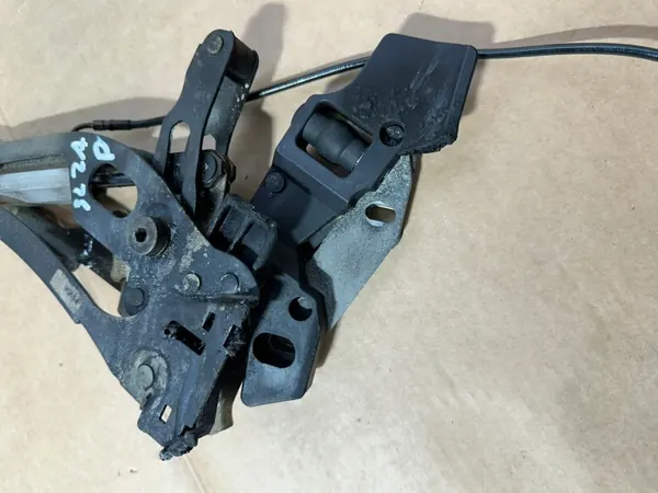 Dakslot actuator scharnier OEM A2307901471 rechts image 3