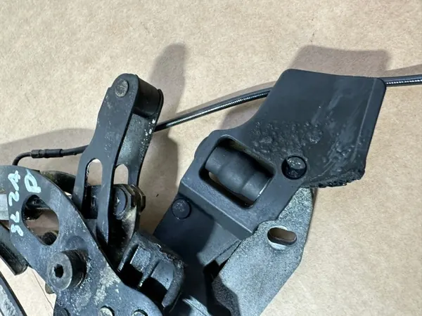 Dakslot actuator scharnier OEM A2307901471 rechts image 5