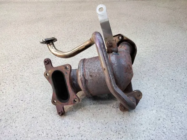 Gebrauchter Honda OE Katalysator 7ZPR0883 image 4