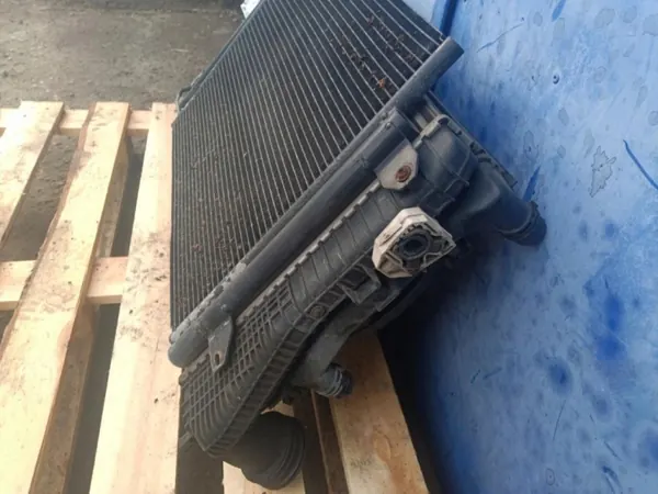 Refroidisseur & Ventilateur OEM Wrakowisko-28355- VW Touran image 3
