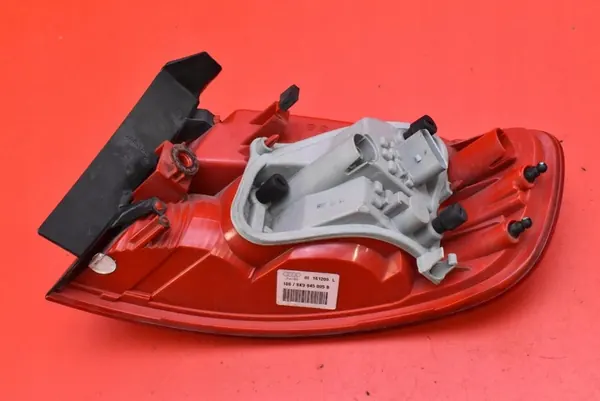 Luz trasera izquierda Audi A4 B8 Kombi 07-11 image 6